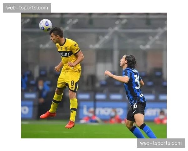 半场战报：AC米兰2-1领先亚特兰大，莱奥破门